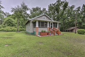 Renovated Home with Screened-In Patio on Hwy 90